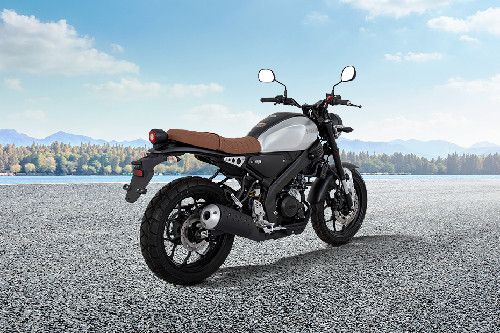 Tampak belakang Yamaha XSR 155