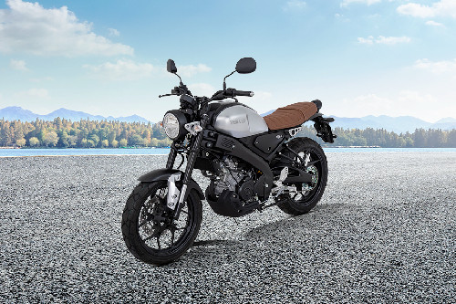 Tampak depan serong Yamaha XSR 155