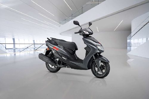 Yamaha Cygnus X Slant Rear View Full Image