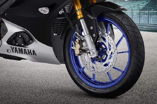 Ban depan Yamaha R15 Connected