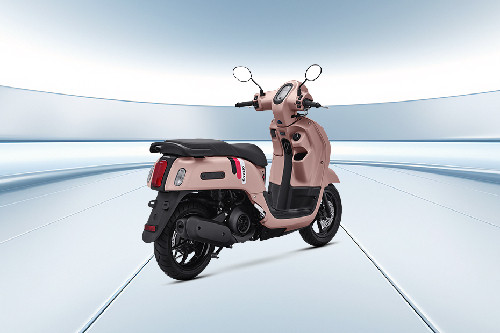 Tampak belakang Yamaha Fazzio