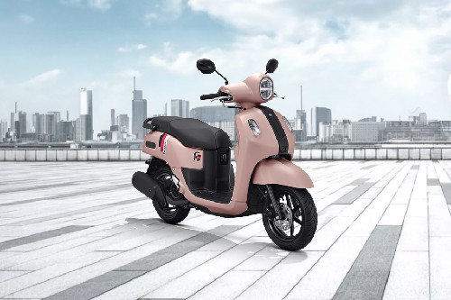 Yamaha Fazzio Slant Rear View Full Image