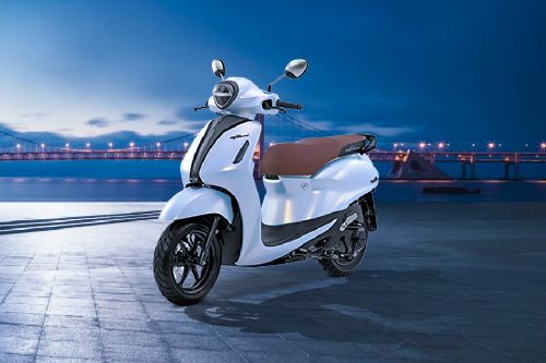 Motor Yamaha Grand Filano Hybrid Connected LUX 2024 di Indonesia