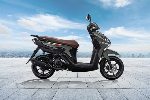 Right Side Viewfull Image Yamaha Gear Ultima Right Side Viewfull Image