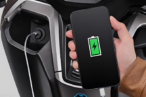 Power outlet Yamaha Nmax Neo