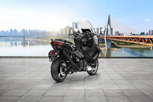 Tampak belakang Yamaha Tmax