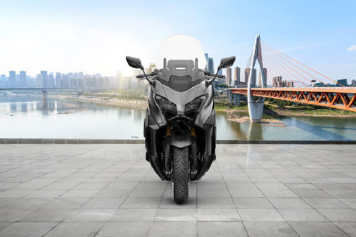 Tampak depan Yamaha Tmax