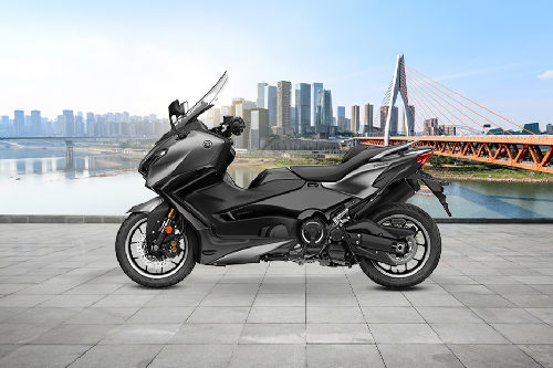 Samping Kiri Yamaha Tmax