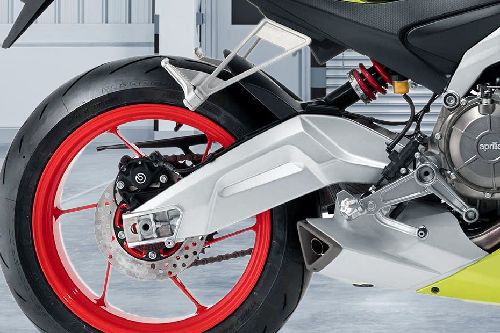 Rem belakang Aprilia RS 660