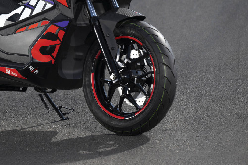 Ban depan Aprilia SR-GT Replica