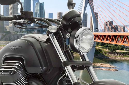 Moto Guzzi Audace Head Light View