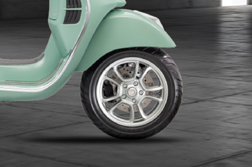 Ban depan Vespa GTS 150