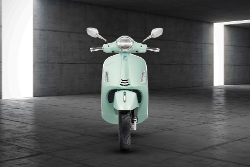 Front View Full Image Vespa GTS 150 Front View Full Image