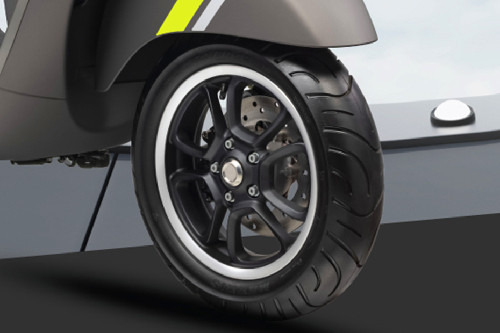 Ban depan Vespa GTS 300 Super Tech