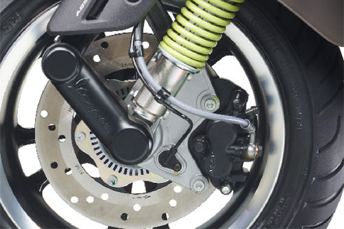 Rem depan Vespa GTS Super Tech 250