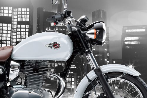 Kawasaki W250 Fuel Tank View