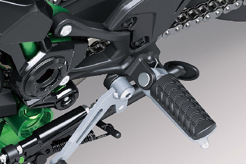 sandaran kaki Kawasaki Z900