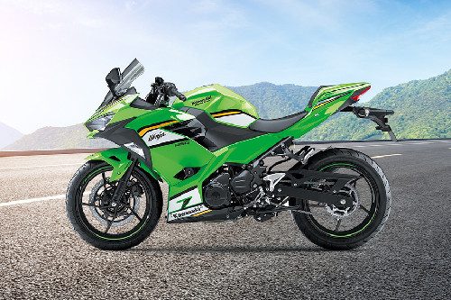 Samping Kiri Kawasaki Ninja 250