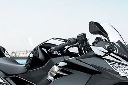 Kawasaki Ninja 250 2018 Fuel Tank View