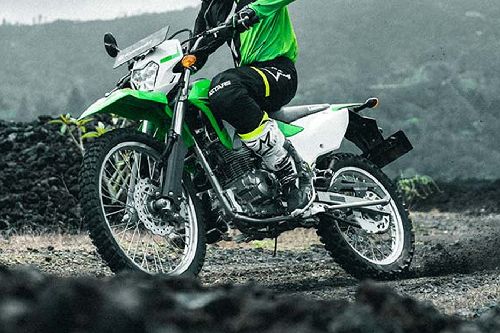 sandaran kaki Kawasaki KLX 150