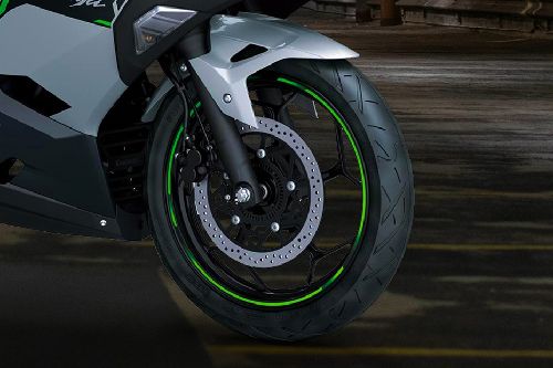 Ban depan Kawasaki NINJA E-1