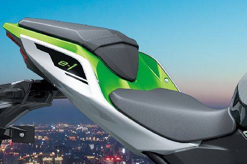 Kawasaki Z E-1 Rider Seat View