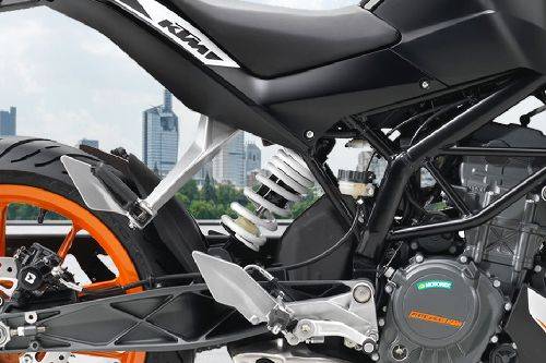 KTM Duke 200 2021 Harga OTR, Promo Mei, Spesifikasi & Review