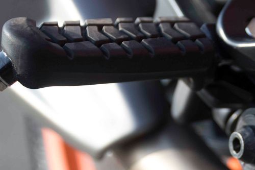 sandaran kaki KTM RC 390