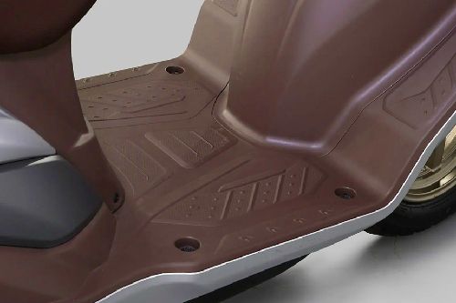 Ruang kaki Suzuki Burgman Street 125 EX