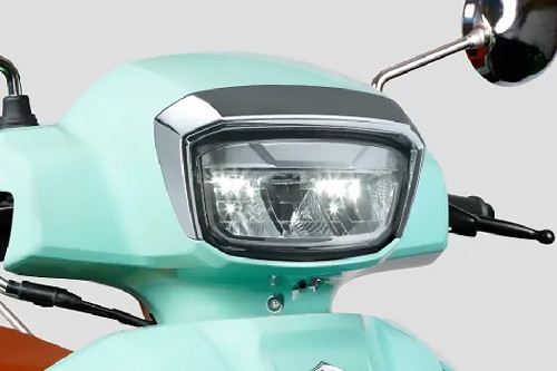 Head Light View Suzuki Access 125 Head Light View