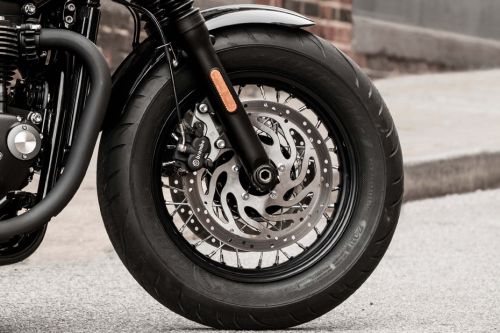Ban depan Triumph Bonneville Bobber