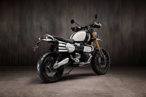 Tampak belakang Triumph Scrambler 1200