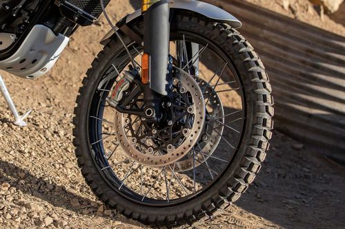 Ban depan Triumph Scrambler 1200