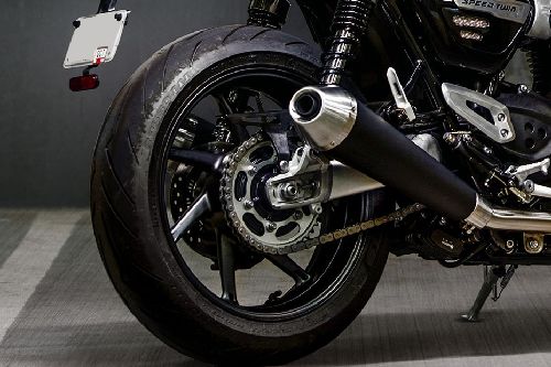 ban belakang Triumph Speed Twin