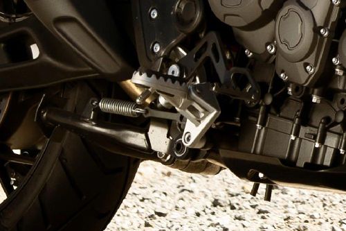 sandaran kaki Triumph Tiger 900