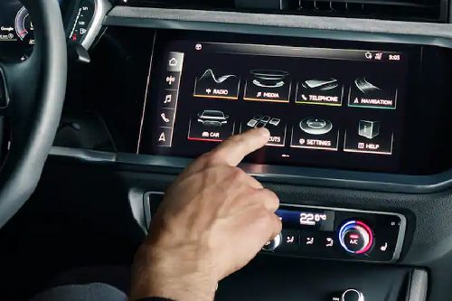 Q3 Sportback touch screen