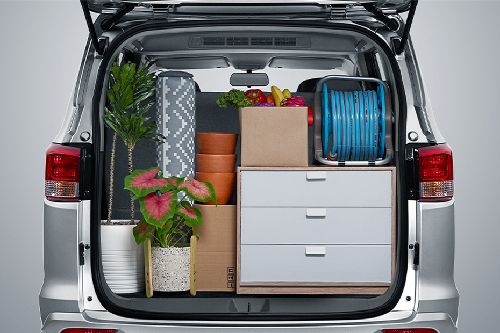 Tampak bagasi Confero