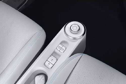 konsol tengah Air EV