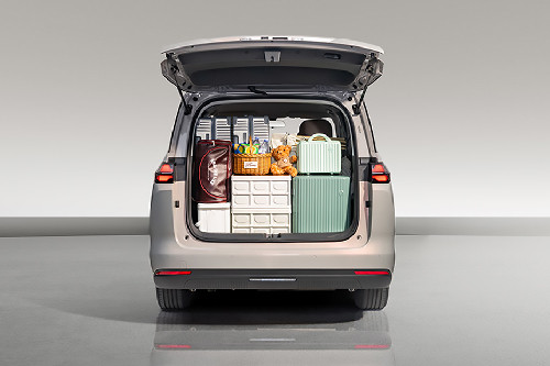 Bagasi Cortez Darion EV terbuka