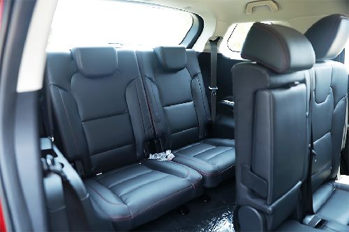 Kursi belakang DFSK Glory 560