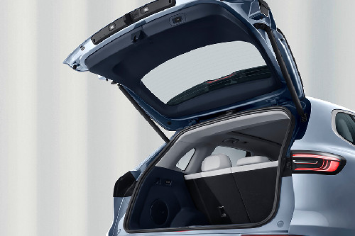 Tampak bagasi EX5 terbuka