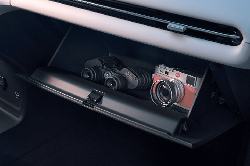 Glove box terbuka Geely Starray EM-I