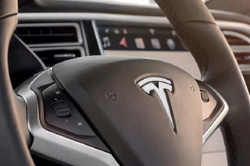 Setir multi fungsi Tesla Model X