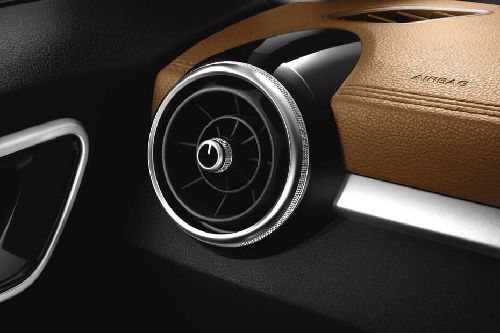 Ventilasi AC depan samping ZS