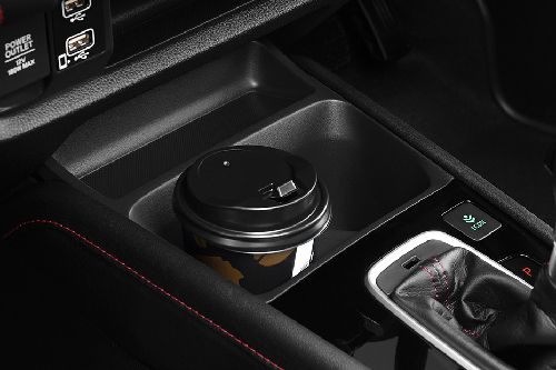 Tampak samping cup holder City Hatchback