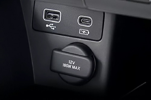 Power outlet Honda e:N1