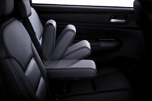 Arm rest belakang BRV