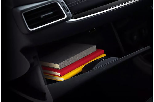 Glove box terbuka Honda BRV