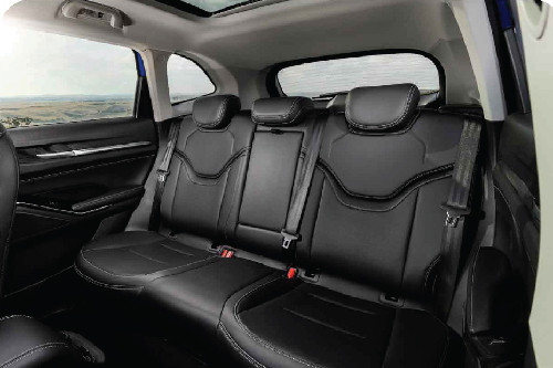 Kursi belakang GWM Haval H6 HEV