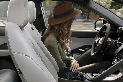 Kursi depan E-PACE